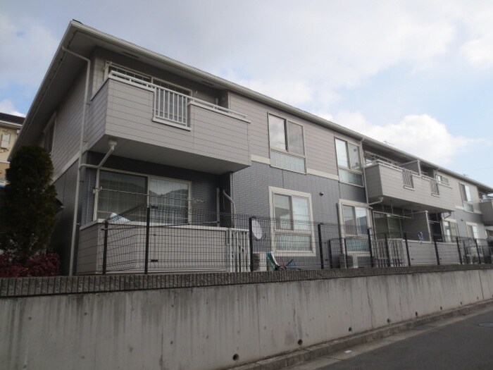 物件外観写真6　(エントランス部分)