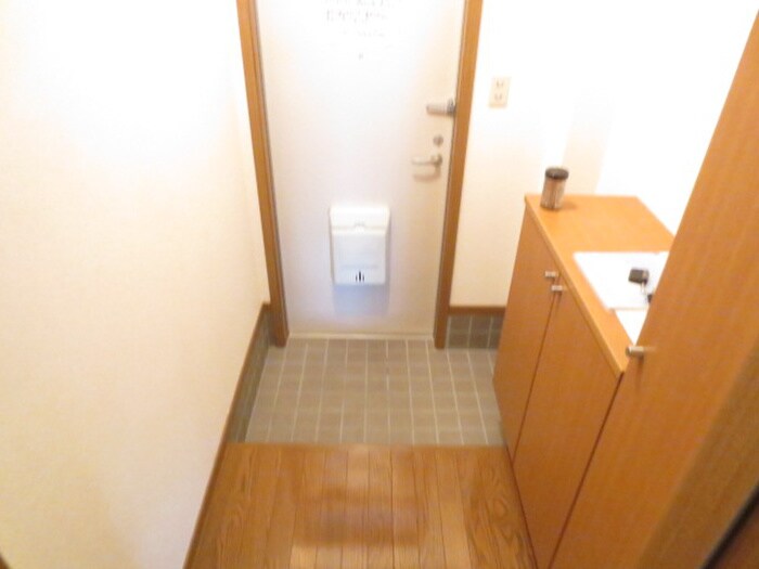 物件内観写真14　(玄関)