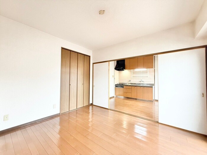 物件内観写真8　(居室)