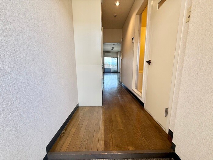 物件内観写真17　(廊下)