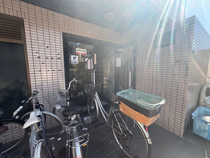 物件外観写真5　(エントランス部分)
