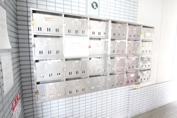 物件外観写真4　(エントランス部分)