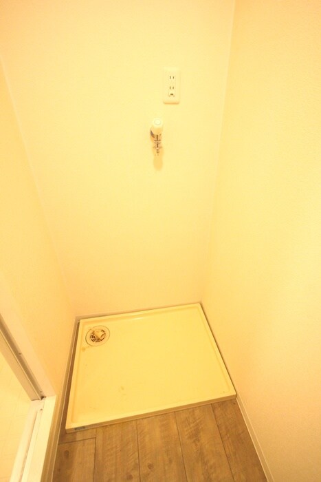 物件内観写真10　(洗濯機置場)