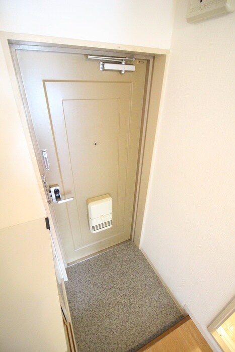 物件内観写真14　(玄関)