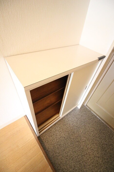 物件内観写真15　(靴箱)