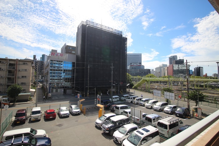 物件内観写真16　(室内からの展望)