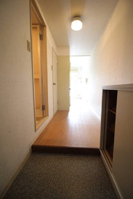 物件内観写真16　(廊下)