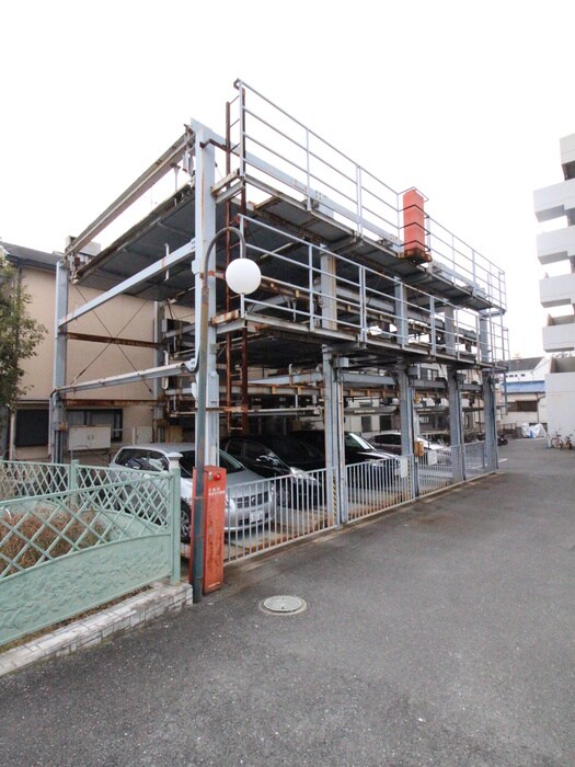 物件外観写真2　(駐車場)