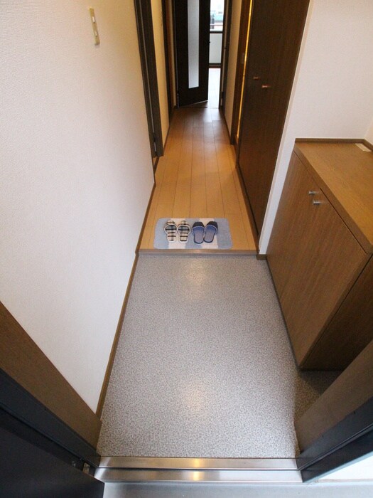 物件内観写真13　(玄関)