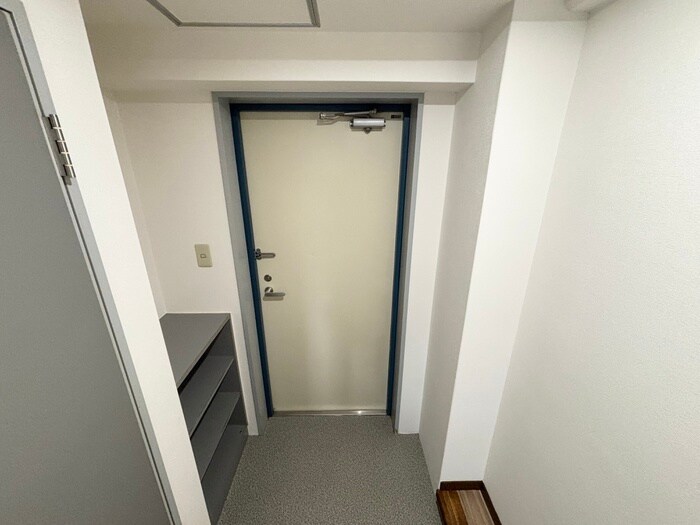 物件内観写真12　(玄関)
