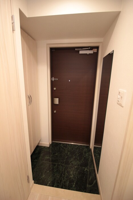 物件内観写真8　(玄関)