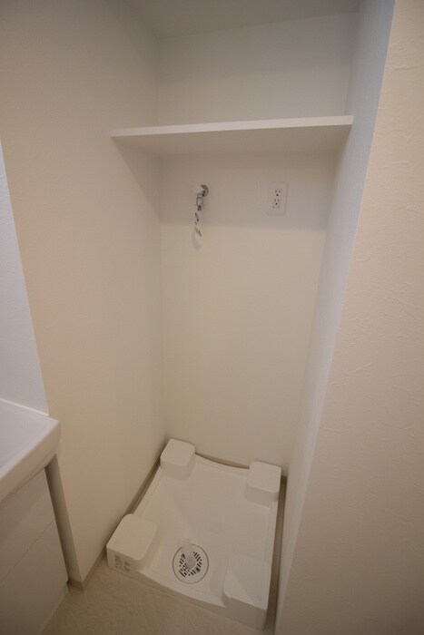 物件内観写真12　(洗濯機置場)