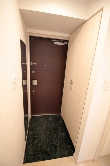 物件内観写真17　(玄関)