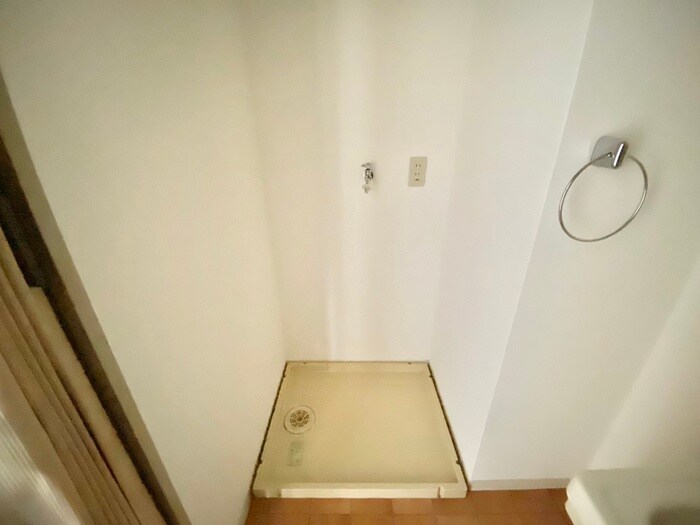 物件内観写真19　(洗濯機置場)