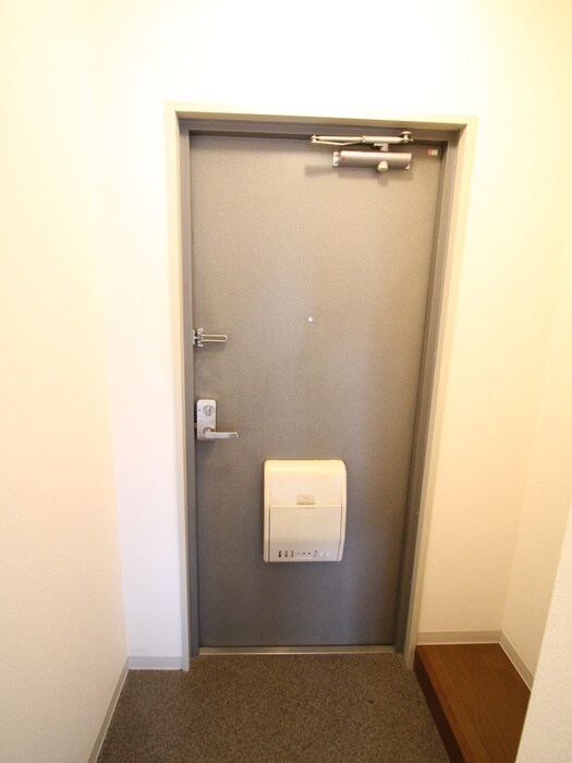 物件内観写真7　(玄関)