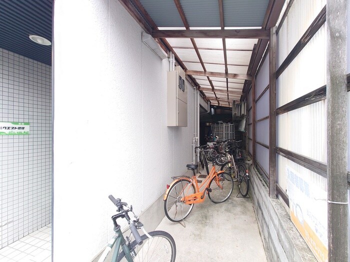 物件外観写真3　(駐輪場)