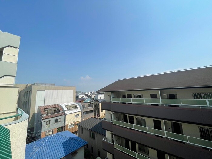 物件内観写真16　(室内からの展望)