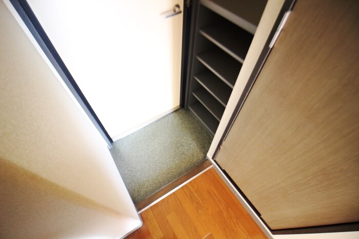 物件内観写真18　(玄関)