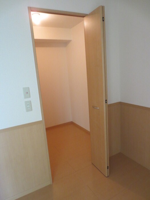 物件内観写真9　(収納)