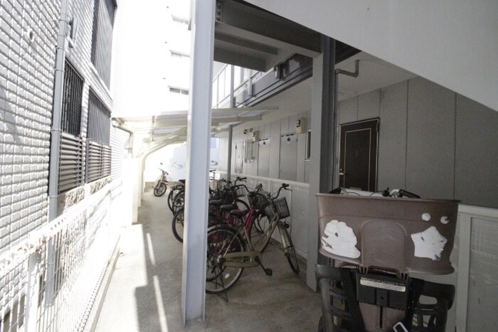 物件外観写真6　(駐輪場)