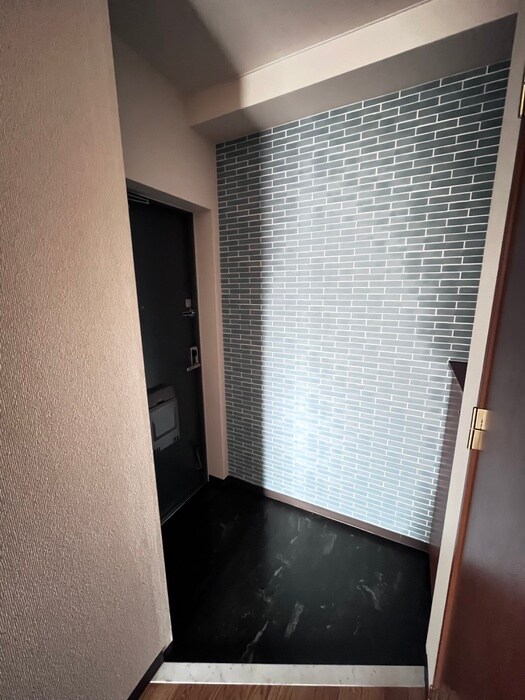 物件内観写真14　(玄関)