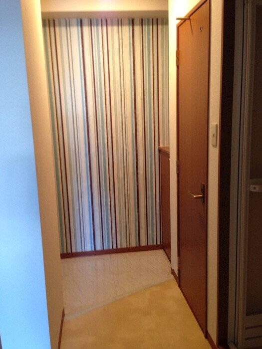 物件内観写真17　(玄関)