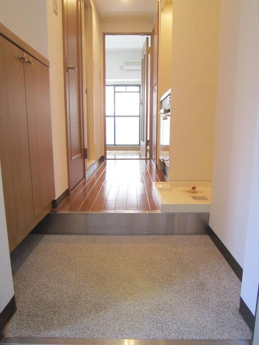 物件内観写真19　(玄関)