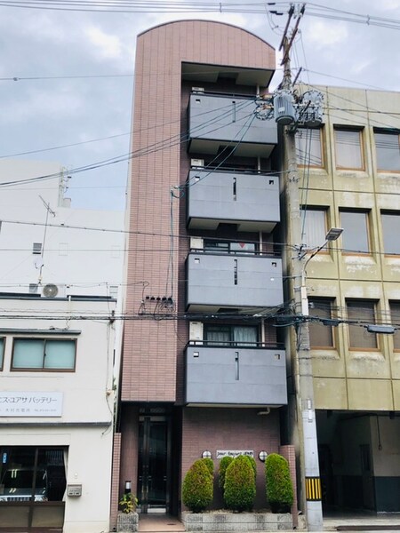 プールトゥジュール波多野外観写真