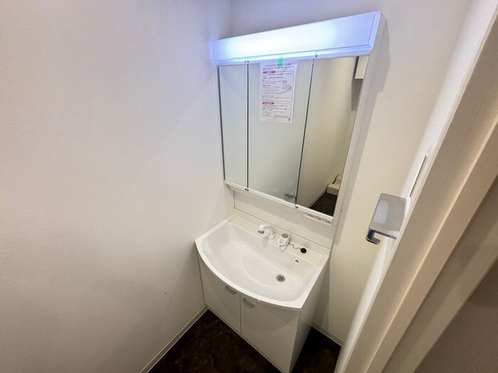 物件内観写真16　(洗面)