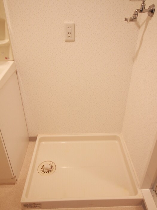 物件内観写真9　(洗濯機置場)