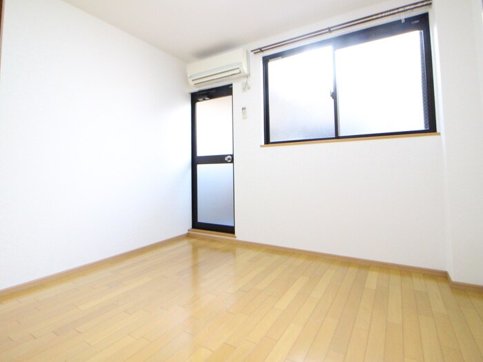 物件内観写真9　(居室)