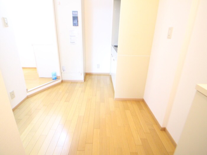 物件内観写真18　(廊下)