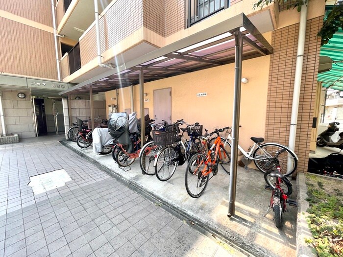 物件外観写真6　(駐輪場)