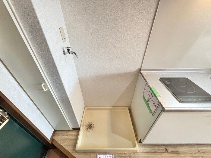 物件内観写真12　(洗濯機置場)