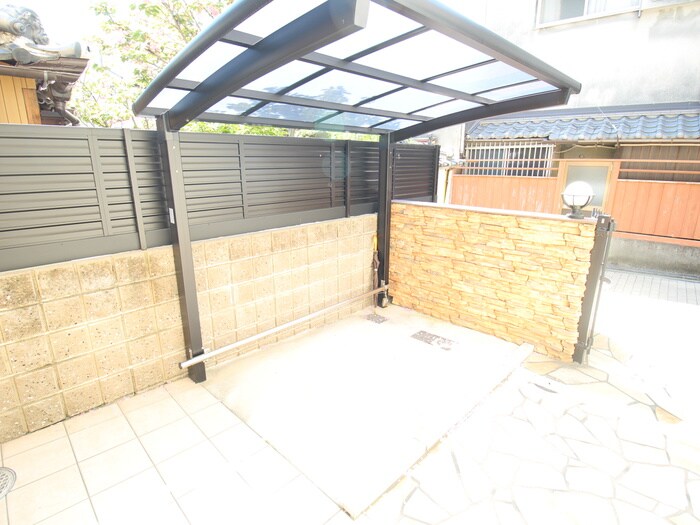 物件外観写真4　(駐輪場)