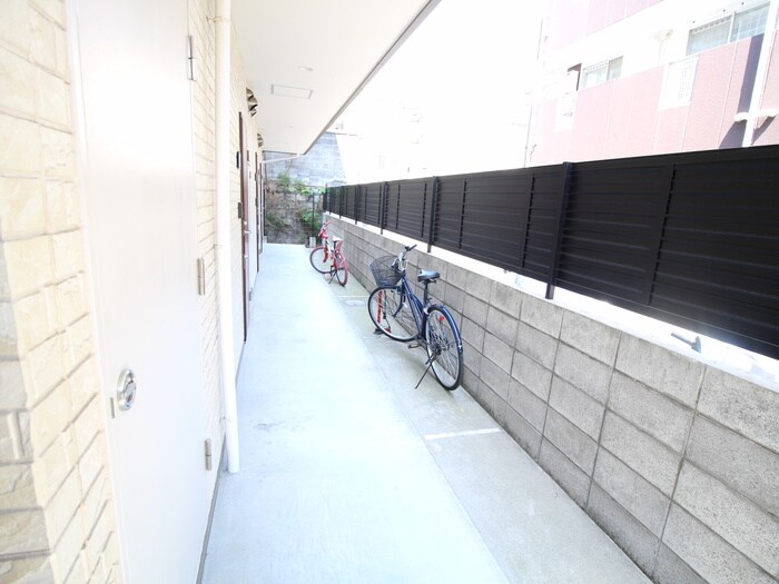 物件外観写真6　(駐輪場)