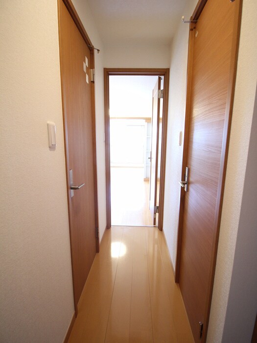 物件内観写真13　(廊下)