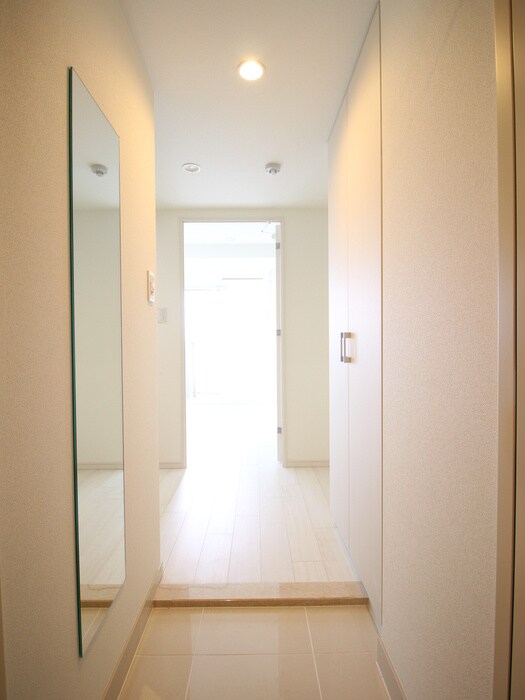 物件内観写真11　(玄関)