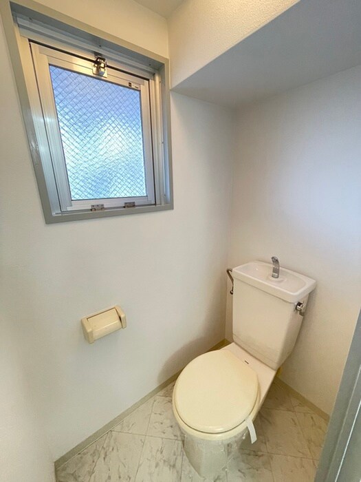 物件内観写真14　(トイレ)