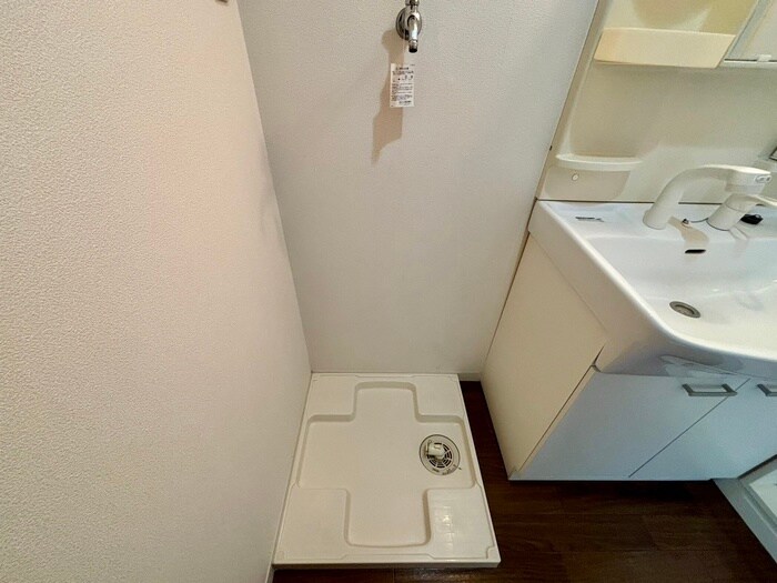 物件内観写真14　(洗濯機置場)