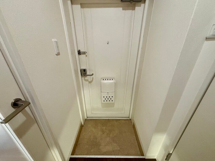 物件内観写真16　(玄関)