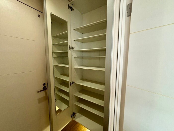 物件内観写真17　(靴箱)