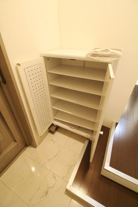 物件内観写真18　(靴箱)