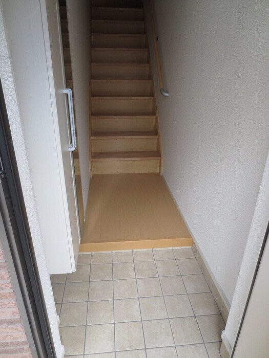 物件内観写真15　(玄関)