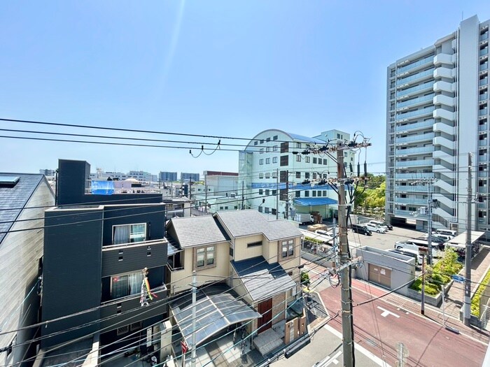 物件内観写真14　(室内からの展望)