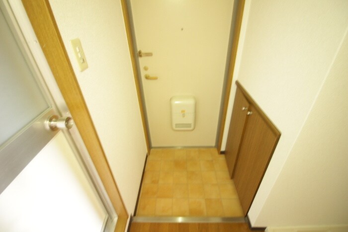 物件内観写真16　(玄関)