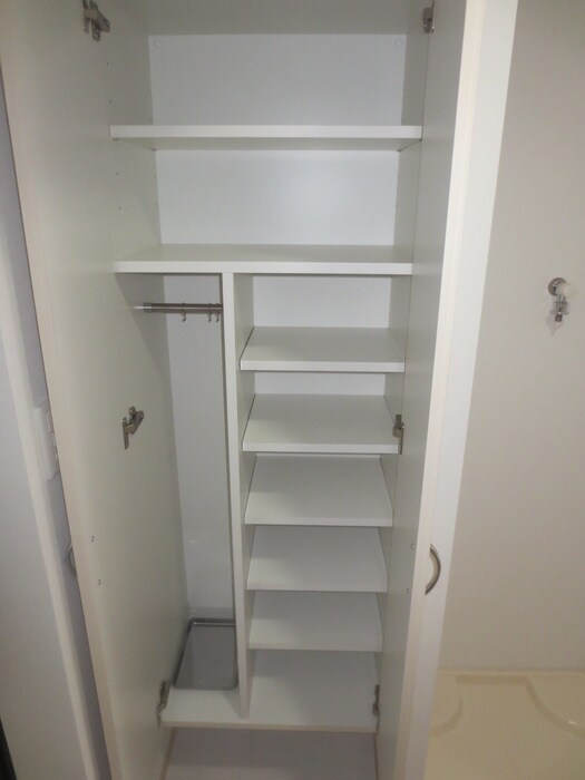 物件内観写真15　(靴箱)