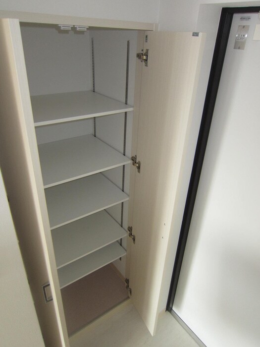 物件内観写真15　(靴箱)