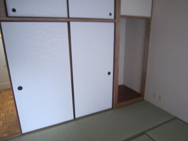 物件内観写真12　(収納)