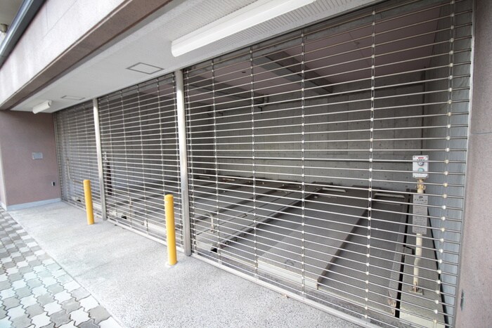 物件外観写真4　(駐車場)